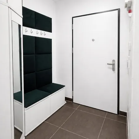 Stylish With Private Hot Tub & Terrace 프라하